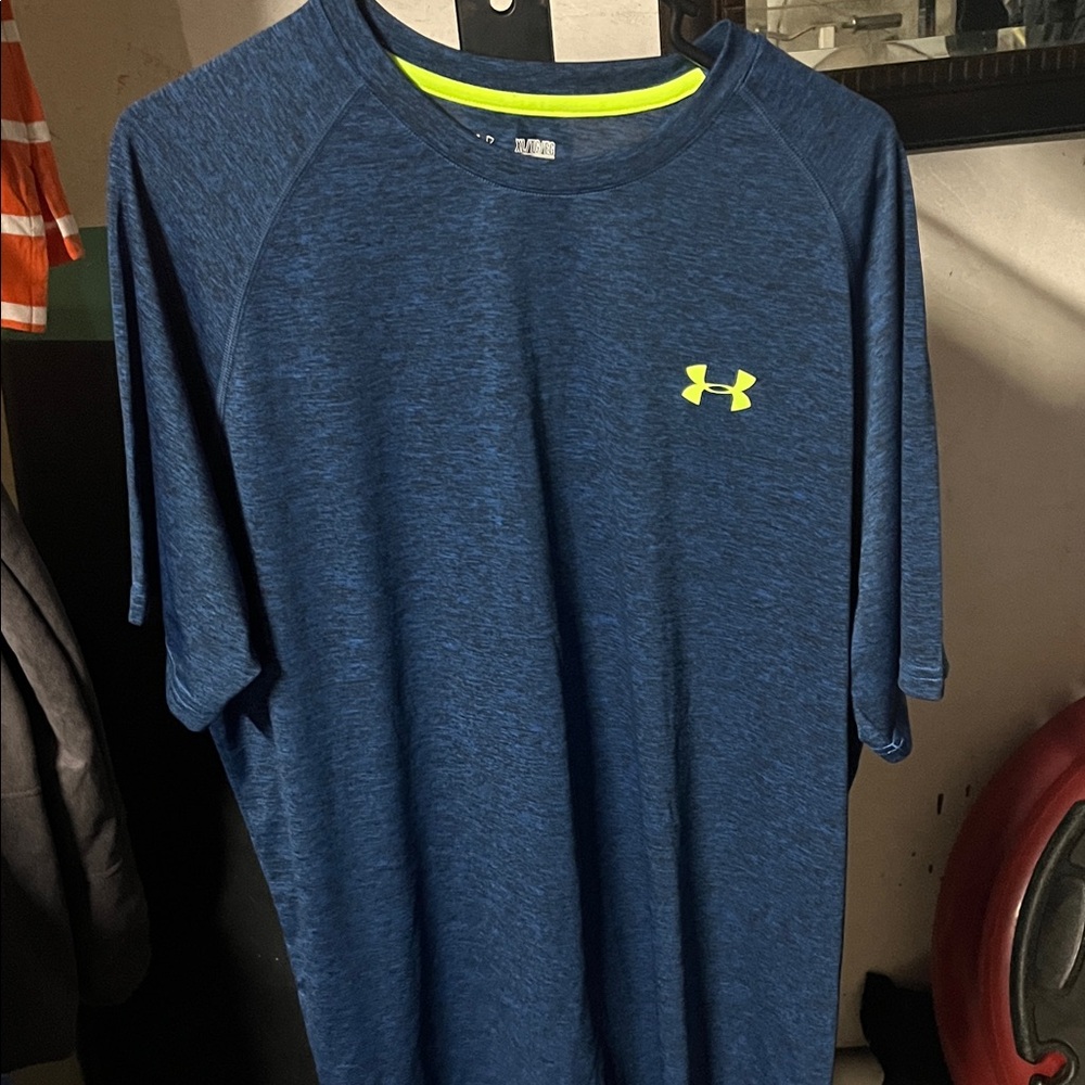 Under Armour Men's Heathered Navy Tee